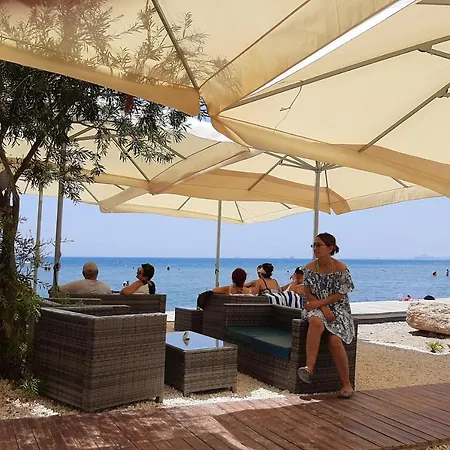 Medusa Gardens 206 -beach Front- Apartment *
