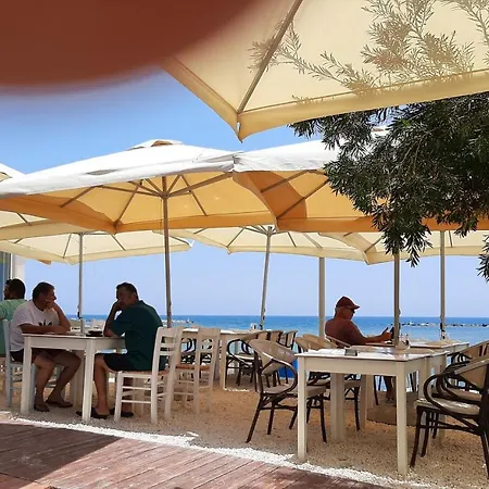 Apartment Medusa Gardens 206 -beach Front- Larnaca