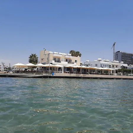 Medusa Gardens 206 -beach Front- Apartment Larnaca